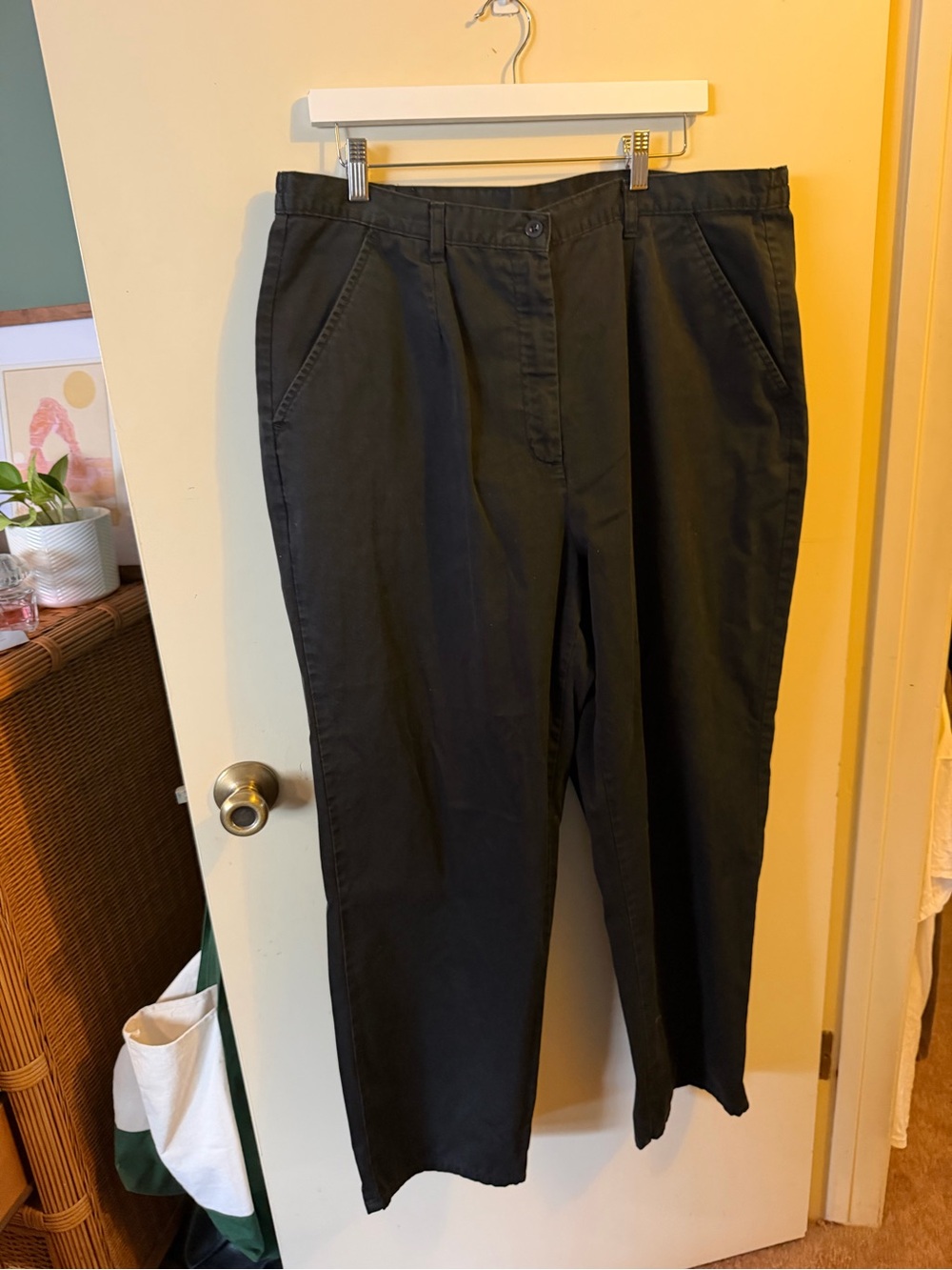 Women’s Black Casual Tapered Pants
